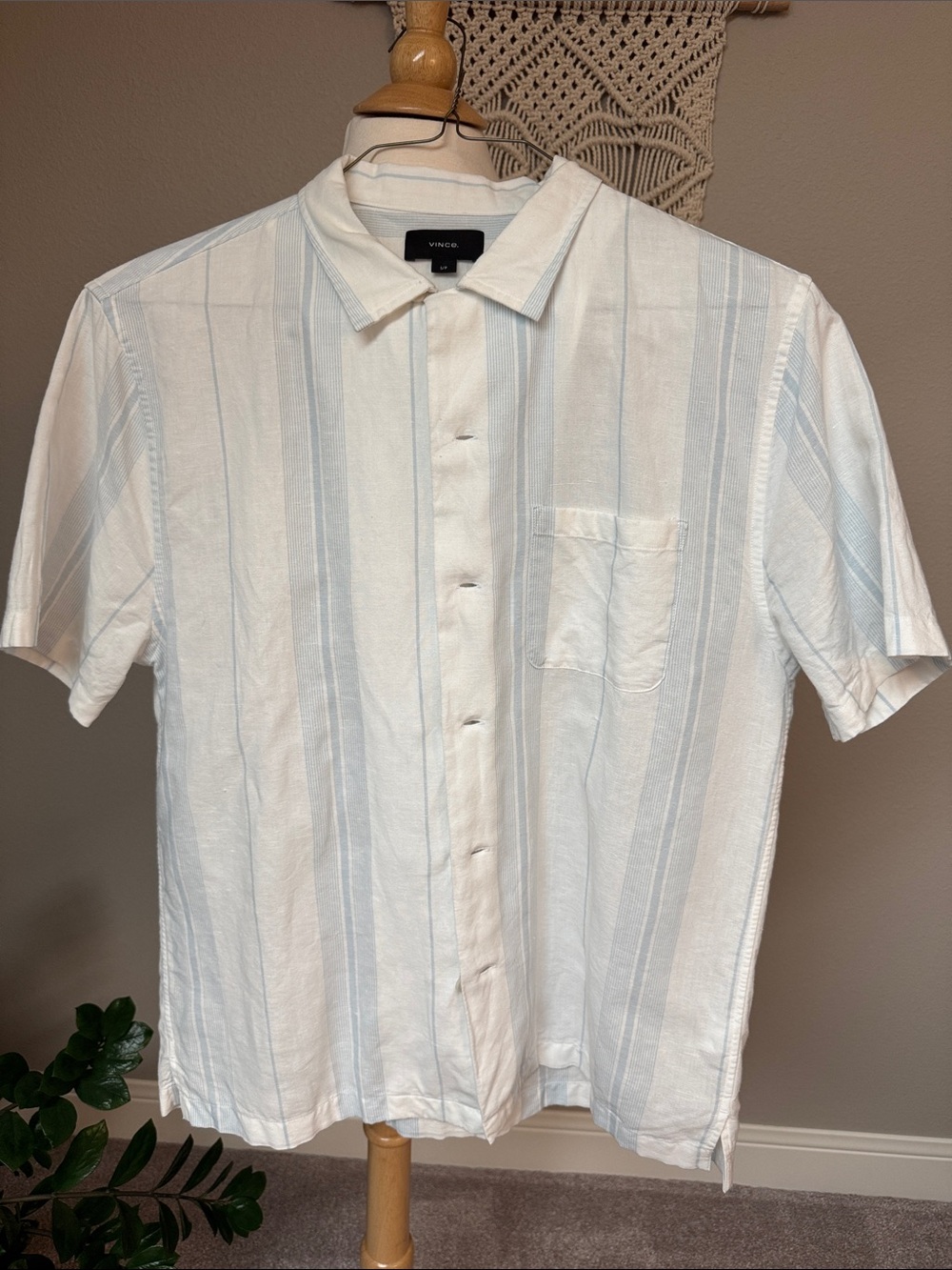 Men’s Vince linen button down short sleeve striped shirt small
